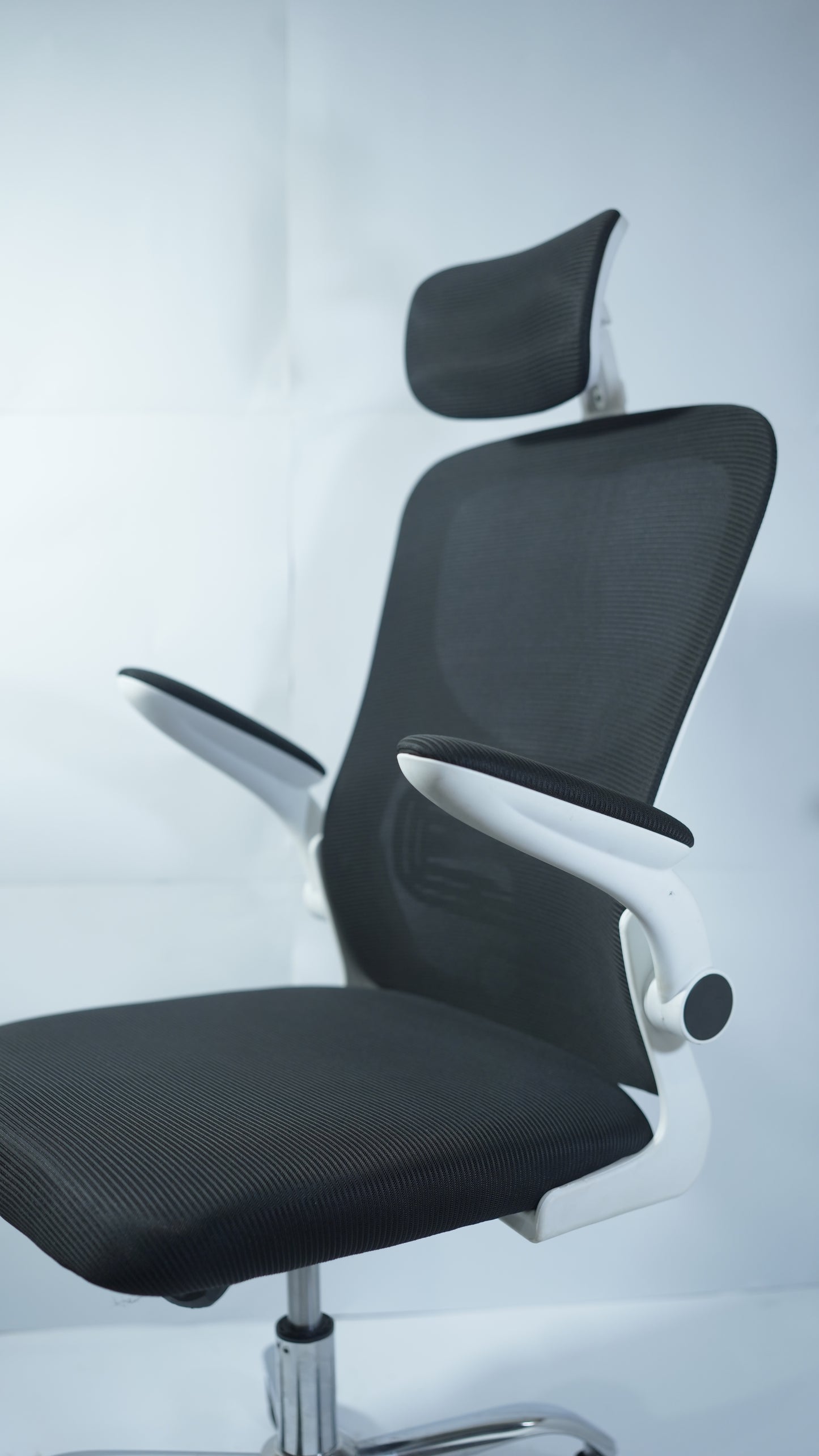 High-Quality Black Gold Swivel Executive Office Chairs