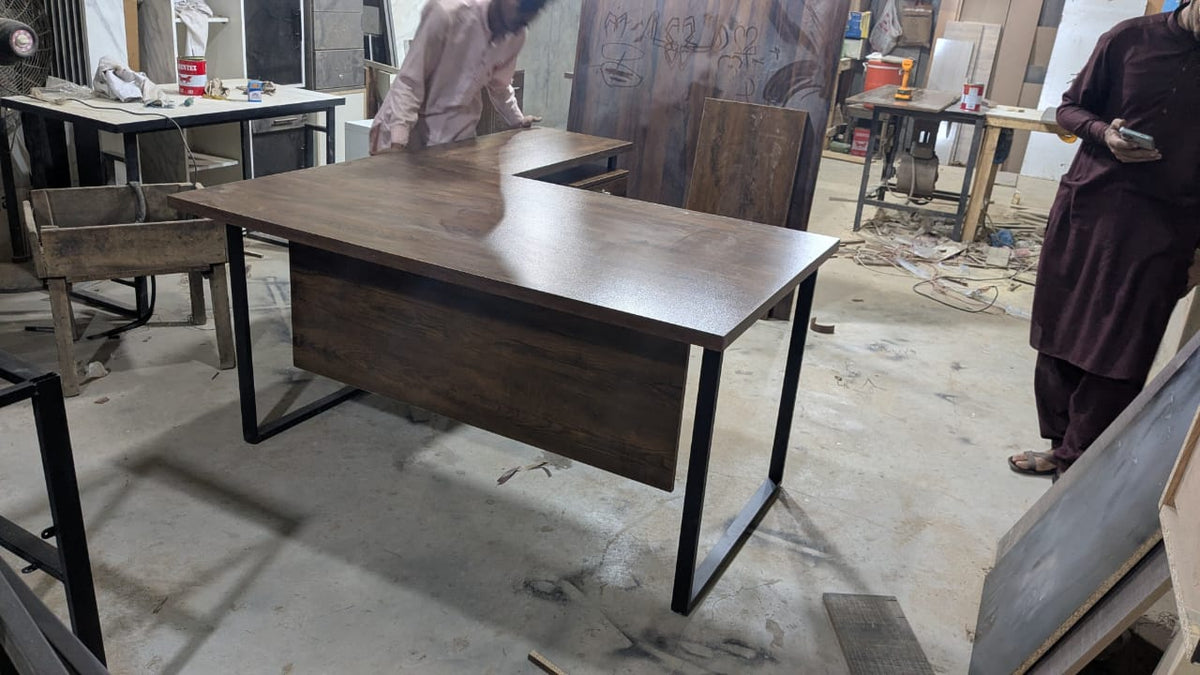 MANAGER TABLE 4